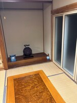 4 habitaciones, cortinas blackout y tabla de planchar con plancha 