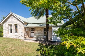 Exterior - Shepton House - Spacious Centrally Located Heritage Retreat (Katoomba)