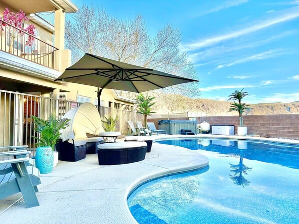 Et oppvarmet basseng