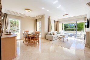 TV, fireplace - Beach & Golf Apartment in Casares Costa (Casares Costa)