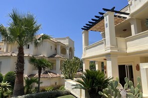 Exterior - Beach & Golf Apartment in Casares Costa (Casares Costa)