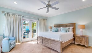 5 habitaciones, tabla de planchar con plancha y cuna de viaje