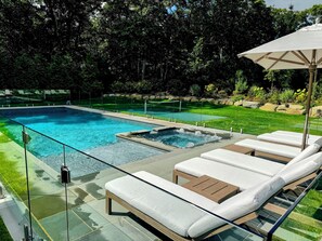 Et oppvarmet basseng