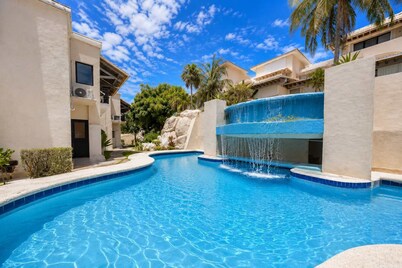 4BR House | Hotel Zone | Beach & 3 Pools
