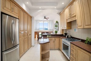 Réfrigérateur, plaque de cuisson