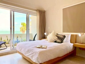 2 bedrooms, WiFi - Luxury 3 bedroom Apartment in Hotel Zone! (Cancún)