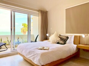 2 bedrooms, WiFi - Luxury 3 bedroom Apartment in Hotel Zone! (Cancún)