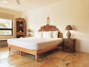 2 bedrooms, iron/ironing board, WiFi