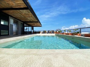 Pool - Perfect Getaway! rooftop pool, beach, gym (Playa del Carmen)