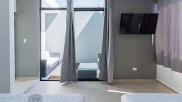 4 bedrooms, iron/ironing board, WiFi