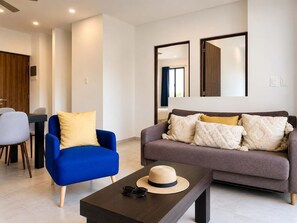 TV - Perfect Getaway: Beach & 5th Avenue Near You! (Playa del Carmen)