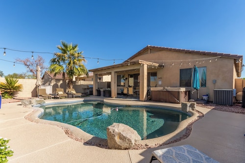 Lovely Garden Lakes,heated pool & Spa! Special montly rate!!