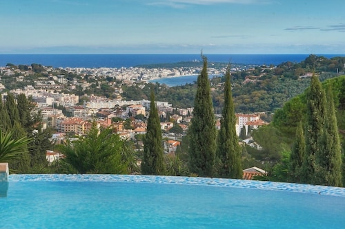 IMMOGROOM - Exceptional Villa - Sea View - Pool