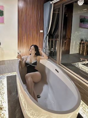 Romantic Studio Suite | Egyptian cotton sheets, premium bedding, down duvets - Tram Tau Eco Garden Resort & Hot spring (Tram Tau)