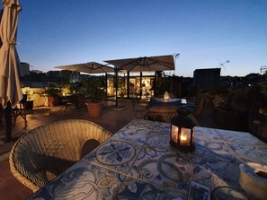 Terrace/patio - The Spanish Palace suites, rooms, apartments & terraces (Naples)