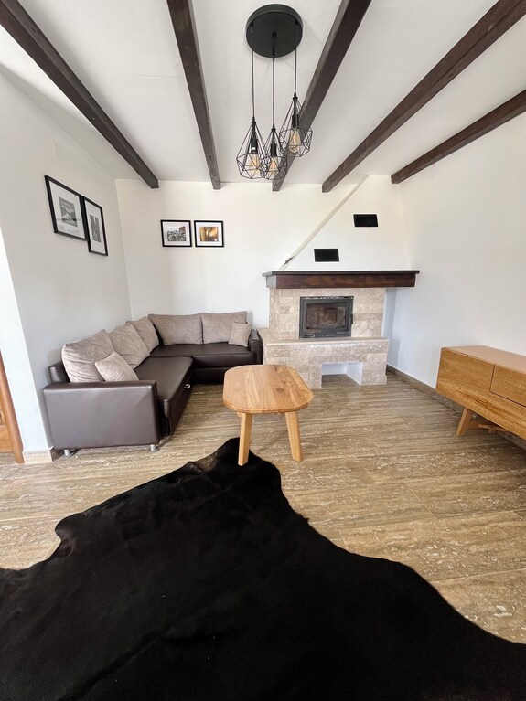 Villa Maslina: Rustic Villa In An Olive Grove Facing A Bird Sanctuary - Mandre
