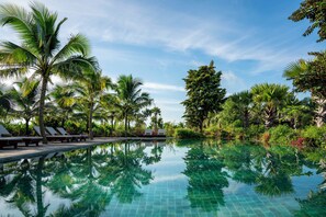 Outdoor pool - Thala Tra Vinh (Cau Ke)