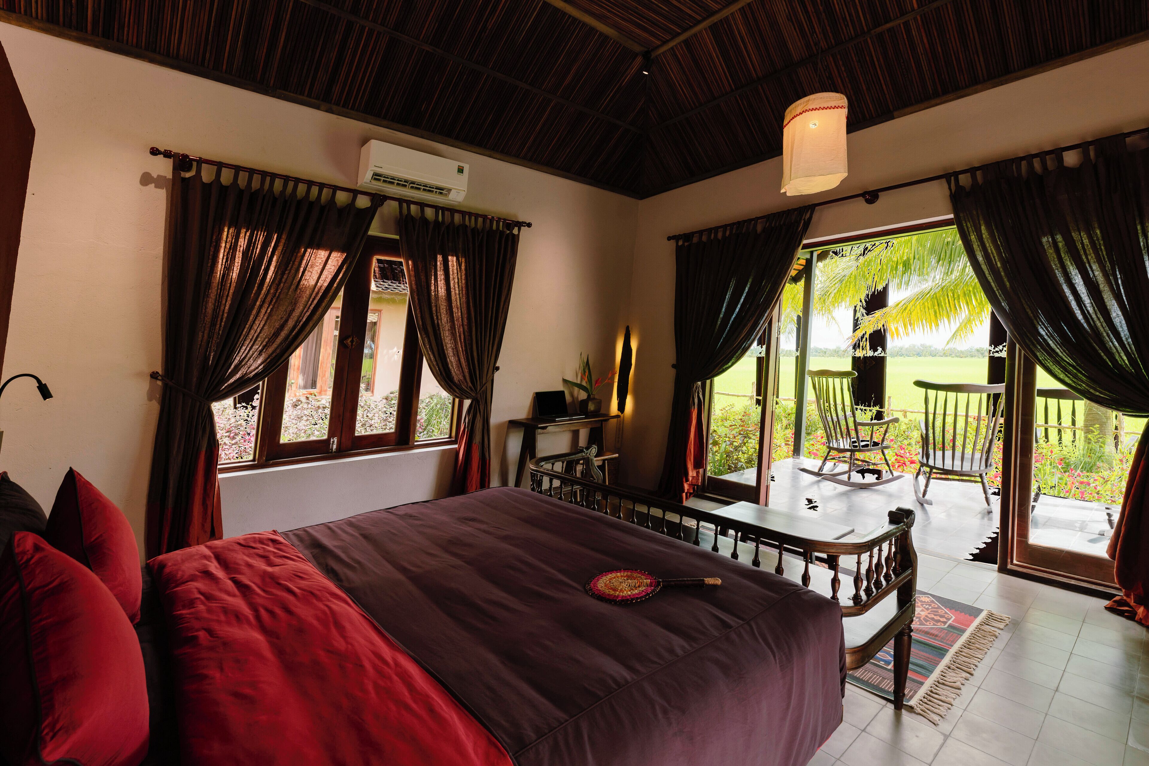 Suite – junior | Minibar, safe på rommet, skrivebord og skrivebord for bærbar PC