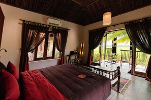 ジュニア スイート | ミニバー、セーフティボックス (室内)、デスク、ノートパソコン用作業スペース