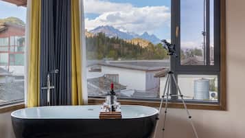 Standard Double Room | Bathroom | Free toiletries, hair dryer, towels, soap