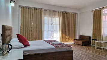 Deluxe Double or Twin Room, Balcony, Valley View