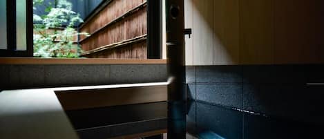 Room, Multiple Beds, Non Smoking, Kitchen | Bathroom