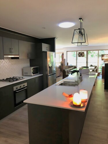 Cabbage Tree Art House retreat