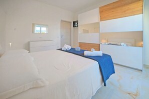 2 bedrooms, iron/ironing board, free WiFi, bed sheets - Villa Na' Lu' 1 with sea view, Lecce, Italy (Lecce)