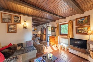TV - Lovely Apartment In Courmayeur, Courmayeur, Italy (Courmayeur)