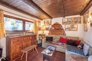 TV - Lovely Apartment In Courmayeur, Courmayeur, Italy (Courmayeur)