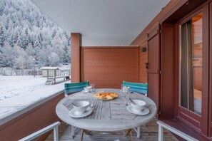 Bedroom - l'Ours Bleu B01 Ski-In at Vallorcine| Shared Pool, Gym & Wellness, Vallorcine (Argentiere), France (Vallorcine (Argentiere))