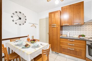 Dining - Roby loft-Direct Lake Access/Beach, Gardone Riviera, Italy (Gardone Riviera)