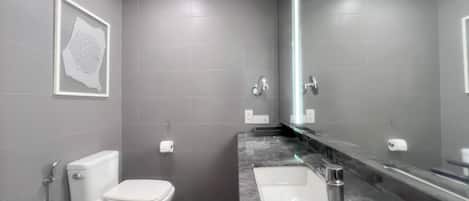 Apartment, 1 Bedroom | Bathroom