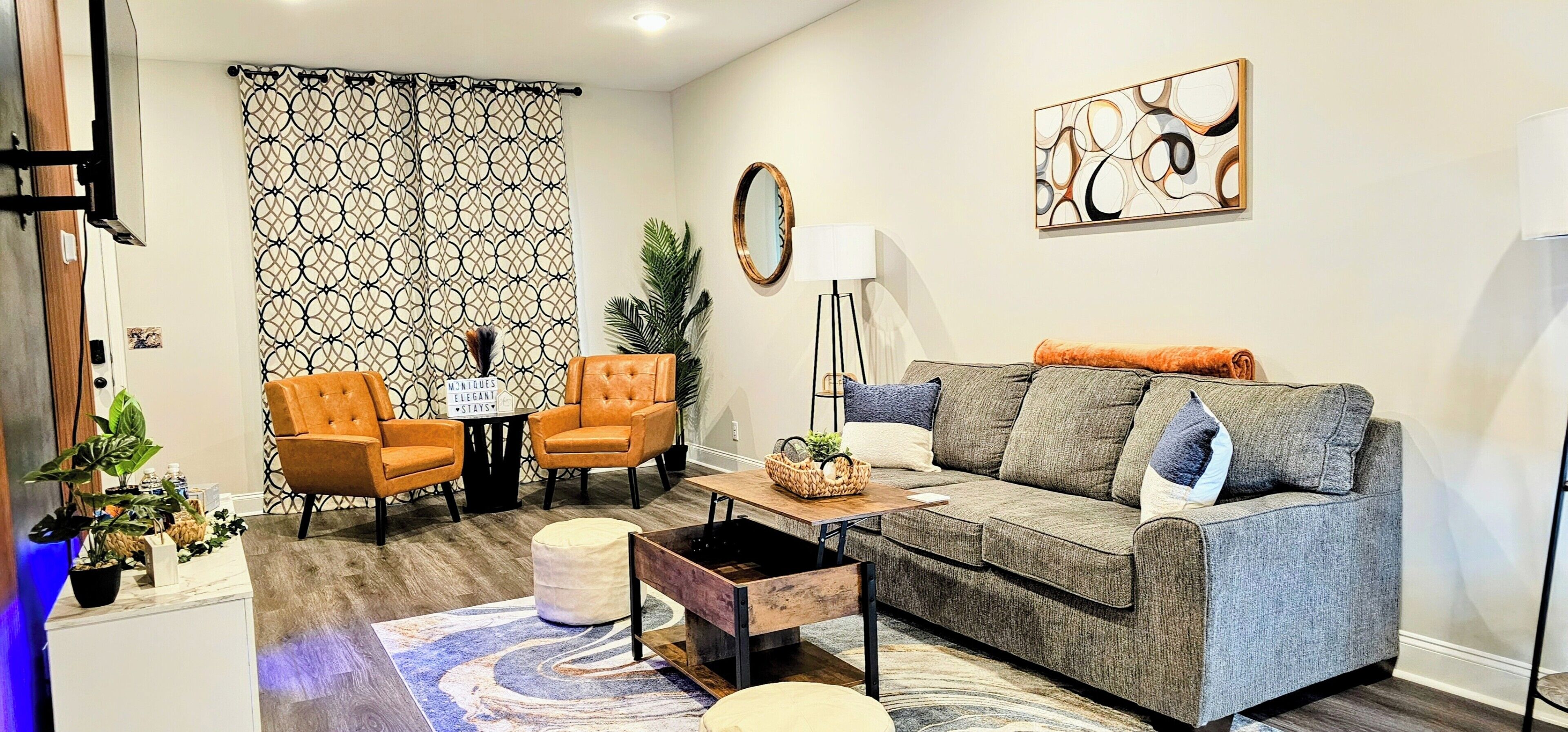 Una Smart TV, una chimenea