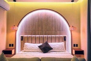 2 bedrooms, iron/ironing board, WiFi
