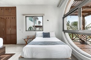 2 bedrooms, iron/ironing board, WiFi