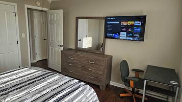 3 chambres, fer et planche à repasser, Wi-Fi, draps fournis