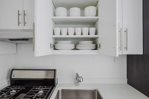 Fridge, microwave, oven, dishwasher - Blueground | Hudson Yards, w/d, nr MSG (Midtown)