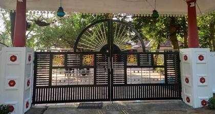 Calm and Pleasant 2-bedroom resort with AC and wifi in Cherai beach