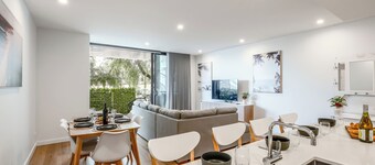  Newcombe Port Apartment