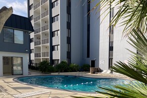 Pool - Oceanview condo with pool, private balcony & close to beach (Myrtle Beach)