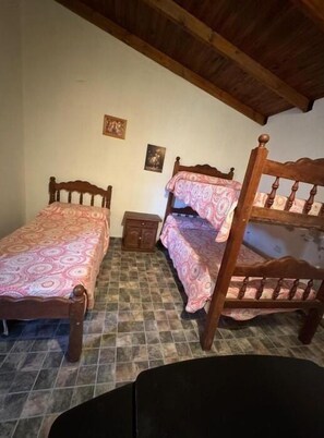 5 dormitoris, wifi i roba de llit 