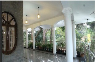 Executive Double Room | Living area
