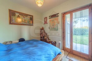 1 Schlafzimmer, Bügeleisen/Bügelbrett