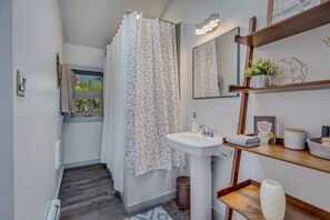 Hair dryer, towels