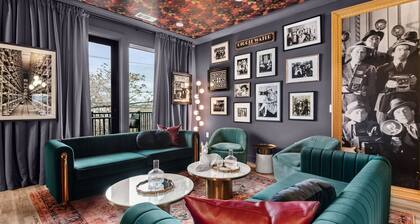 Hidden Door at Neo ~ New Listing ~ 1 Mile to Downtown / Broadway ~ 5 Beds ~ Outdoor Lounge ~ Gym