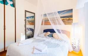 1 chambre, fer et planche à repasser, Wi-Fi gratuit, draps fournis