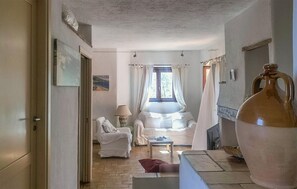 TV - Nice home in Diamante (Diamante)