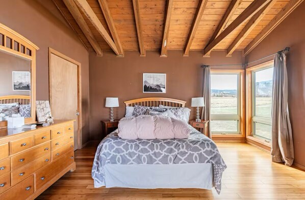 4 bedrooms, WiFi, bed sheets