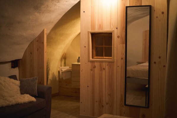 1 bedroom, travel crib, free WiFi, bed sheets